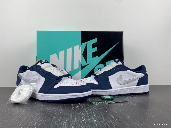 Navy Jordan Low Midnight CJ7891-400 1 SB 1106